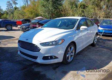 2014 Ford Fusion Se z USA, uszkodzony, nr VIN 1FA6P0H71E5370221